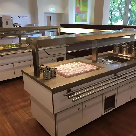 Rohrenhotel Jugendzentrum Lüks kamp alanı Ronneburg (Hessen)
