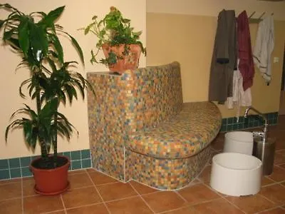 Rohrenhotel Jugendzentrum * Ronneburg (Hessen)