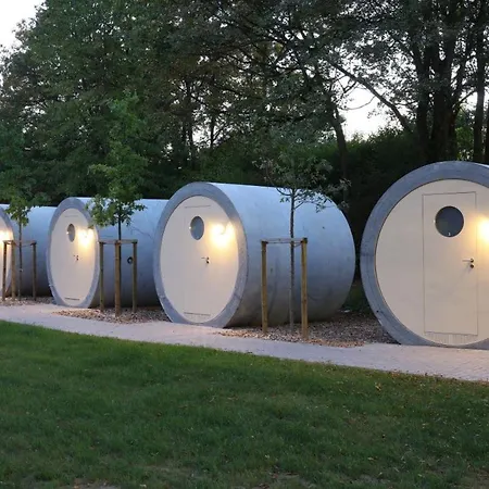 Rohrenhotel Jugendzentrum Lüks kamp alanı Ronneburg (Hessen)