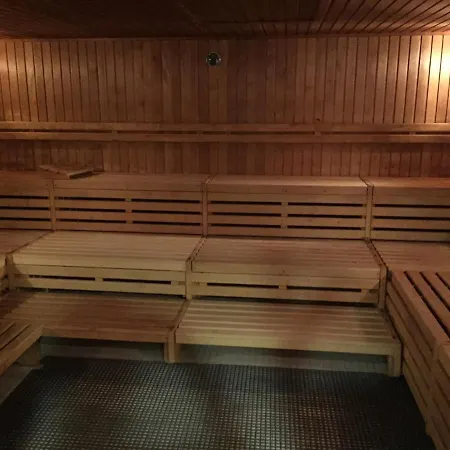 Lüks kamp alanı Rohrenhotel Jugendzentrum *